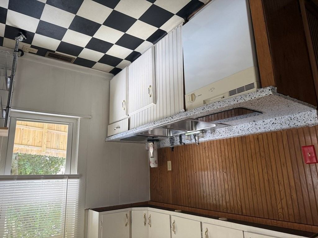 2274 Pioneer Dr - Photo 4 of 13