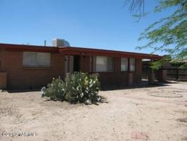 featured image of 7441 N Rae Ave