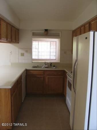 7441 N Rae Ave - Photo 5 of 13