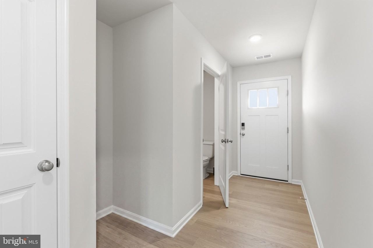 22311 Reeve Rd - Photo 2 of 15