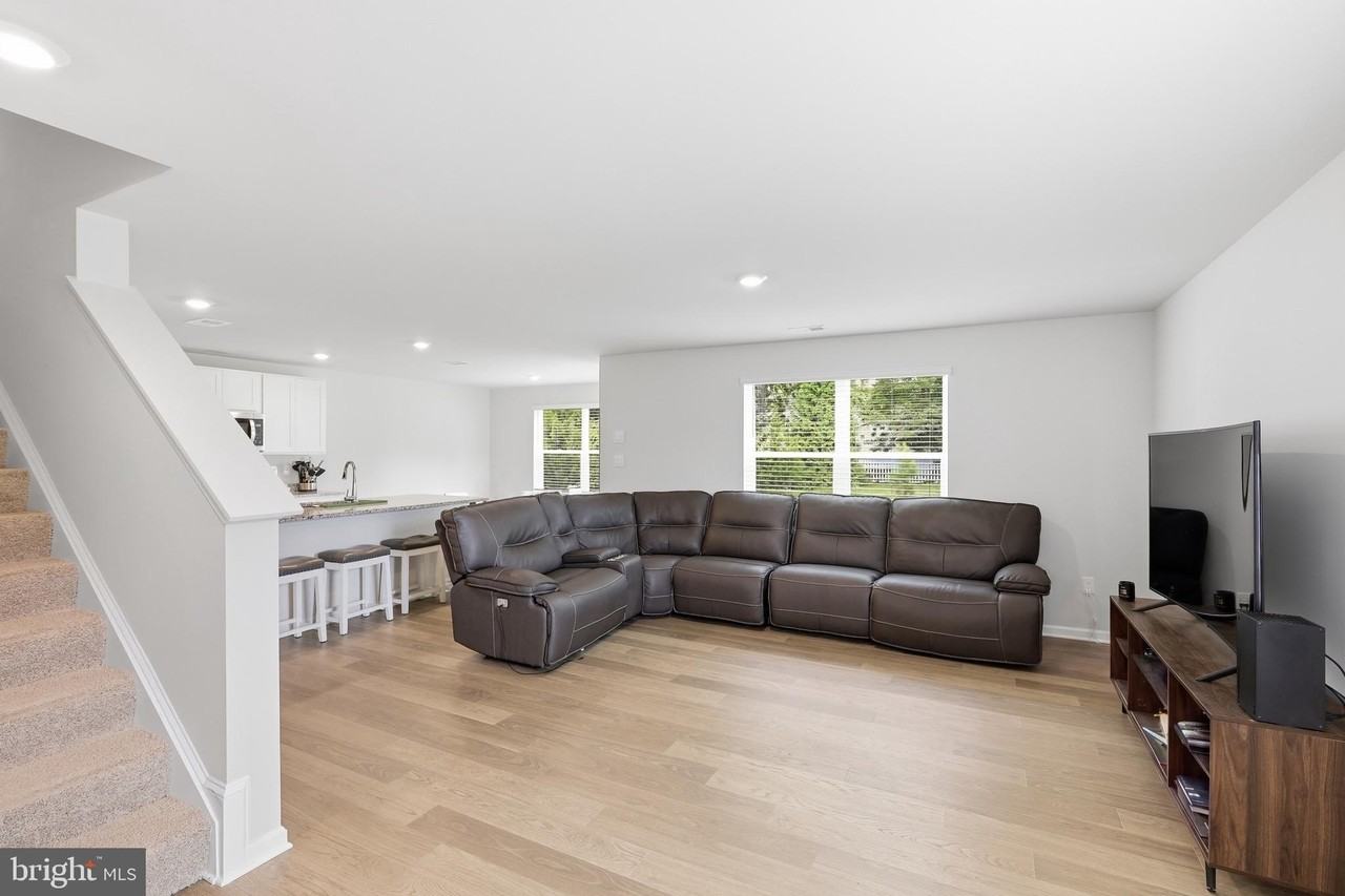 22311 Reeve Rd - Photo 4 of 15