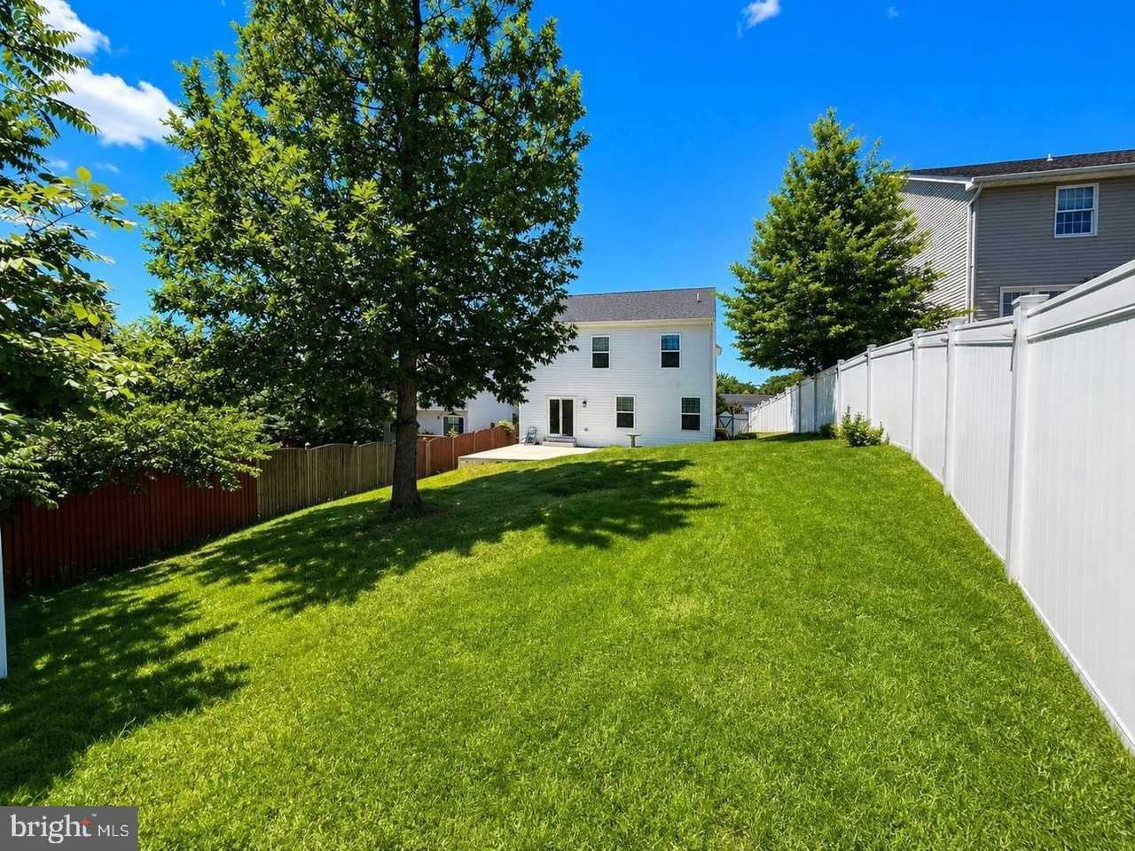 5707 Lowell St - Photo 4 of 48