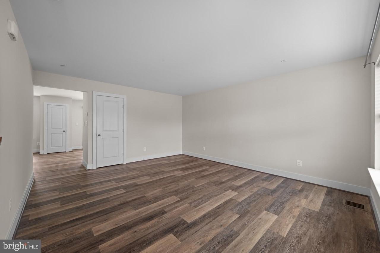 5707 Lowell St - Photo 5 of 48