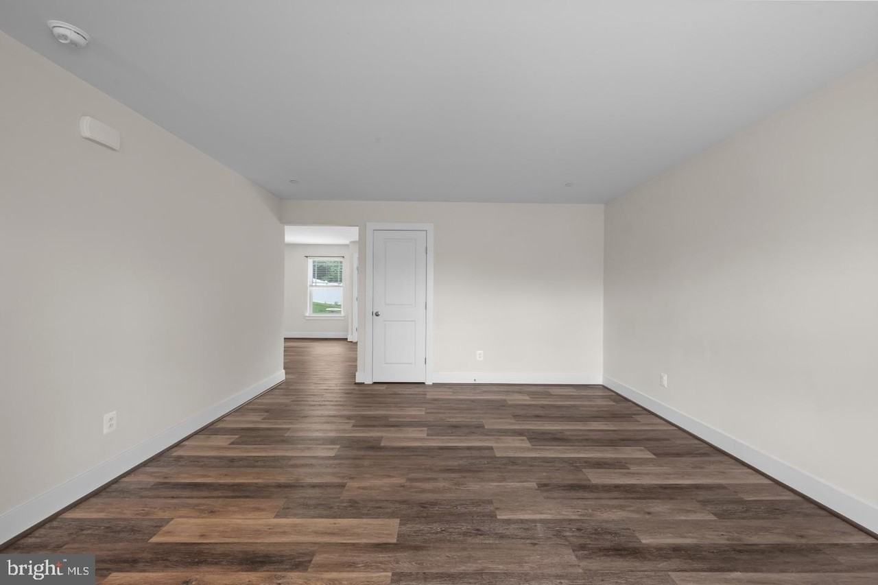 5707 Lowell St - Photo 6 of 48