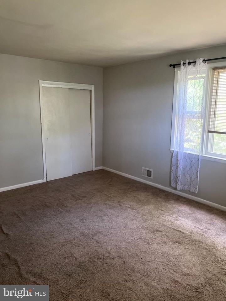 3817 Birchview Ave #2 - Photo 4 of 12