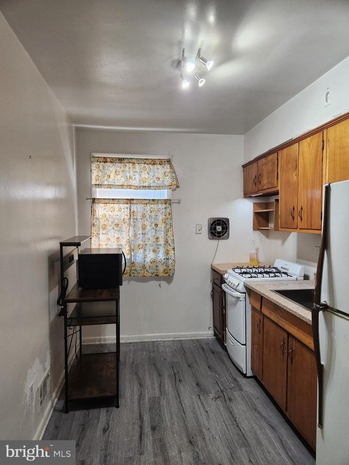 3817 Birchview Ave #2 - Photo 6 of 12