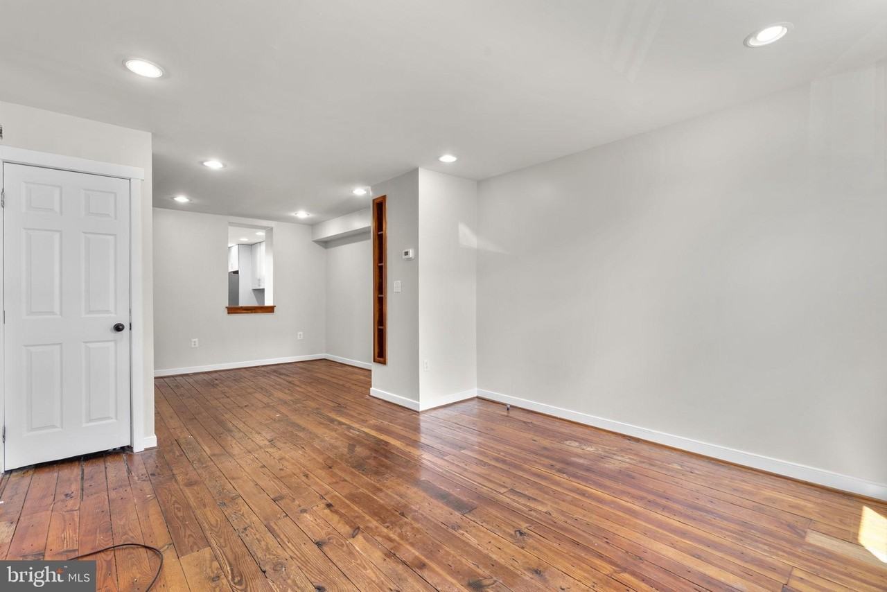 112 E Randall St - Photo 4 of 46