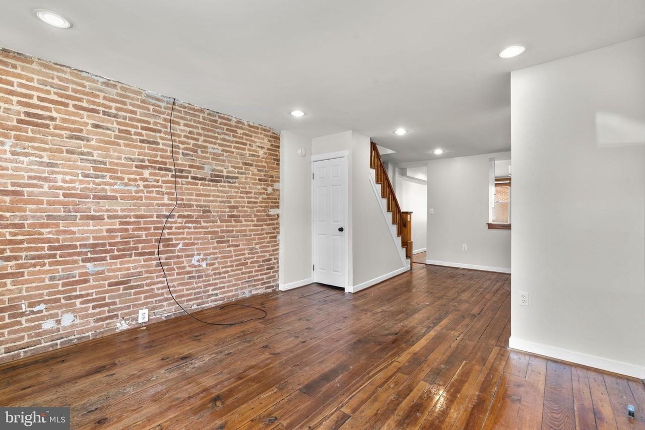 112 E Randall St - Photo 5 of 46