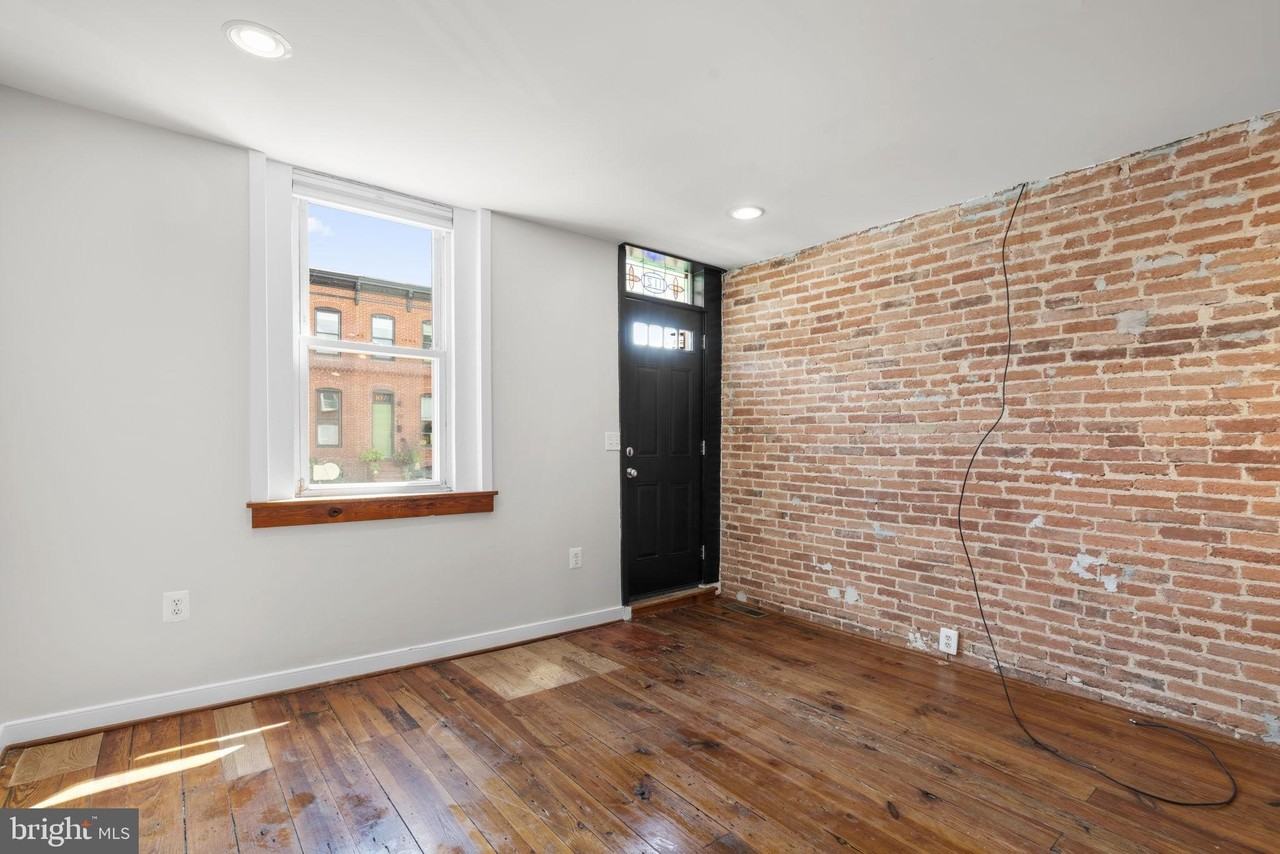 112 E Randall St - Photo 6 of 46