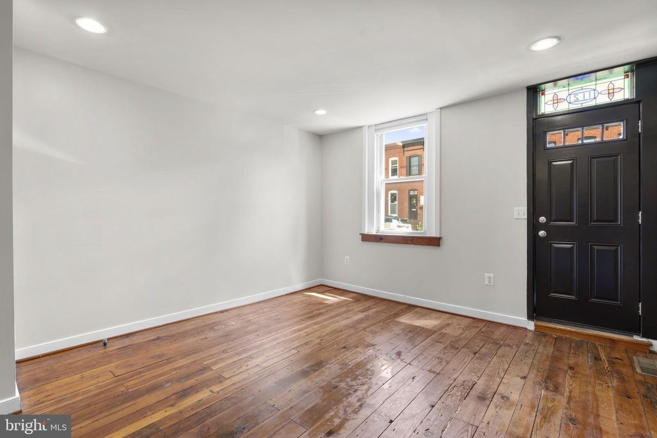 112 E Randall St - Photo 7 of 46