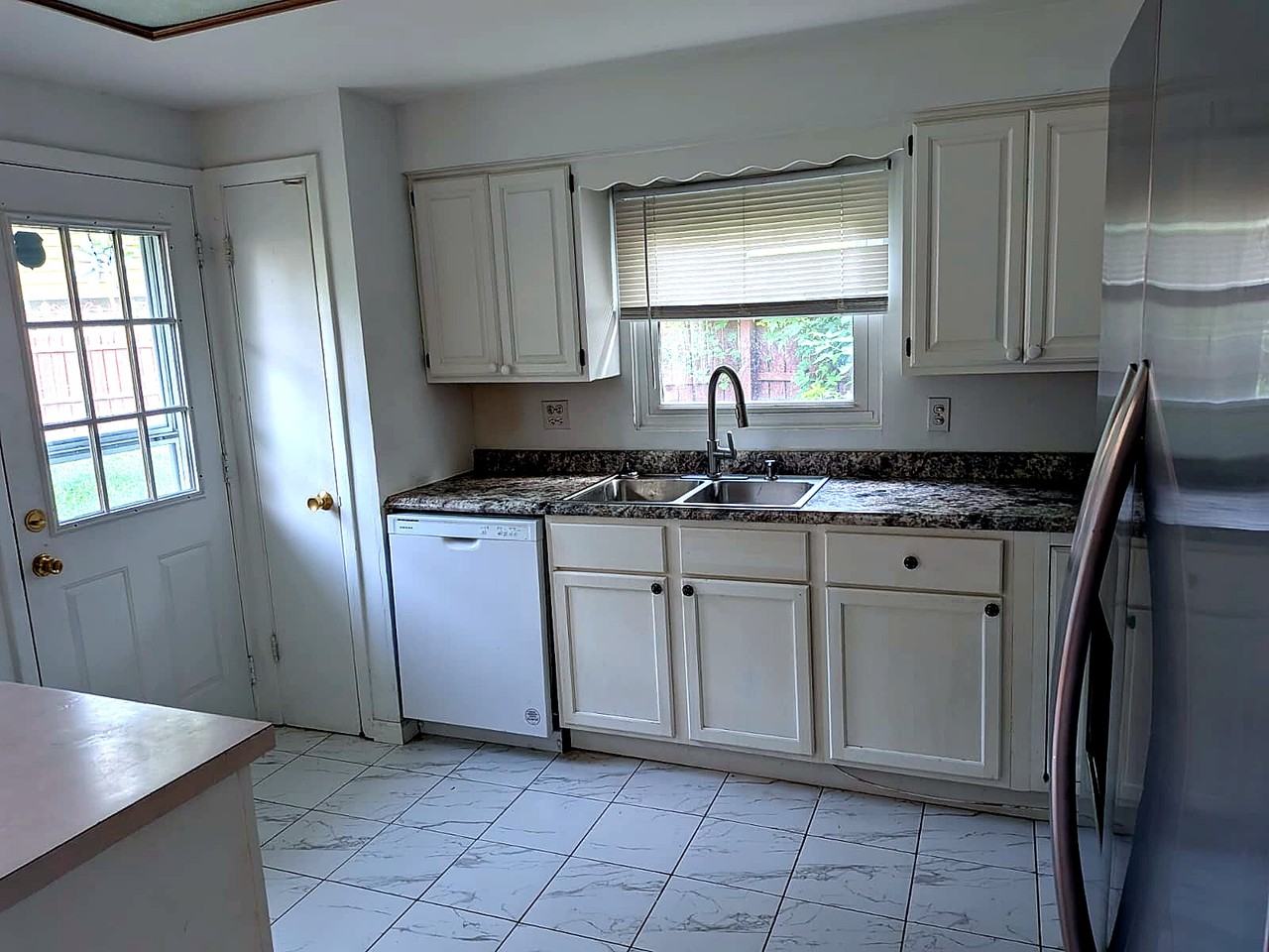 386 Dover Ln #1 - Photo 3 of 36
