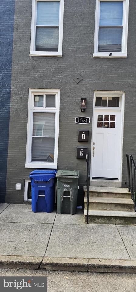 1531 W Fairmount Ave #2 - Photo 4 of 31