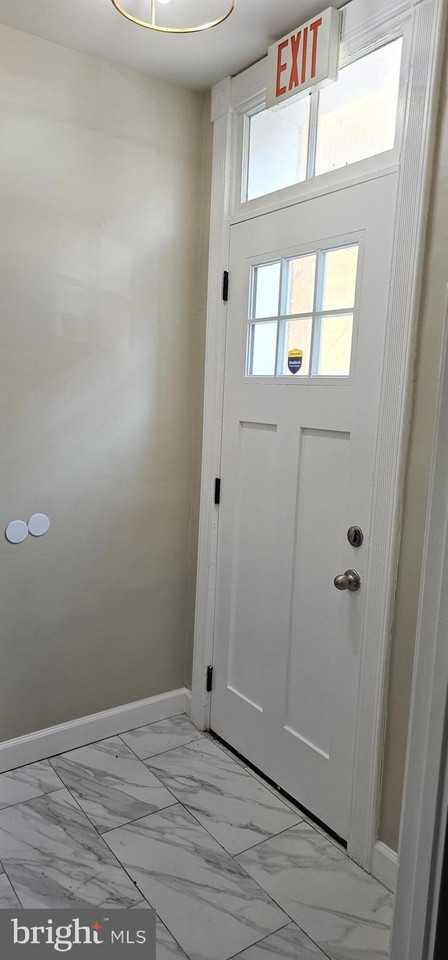 1531 W Fairmount Ave #2 - Photo 7 of 31