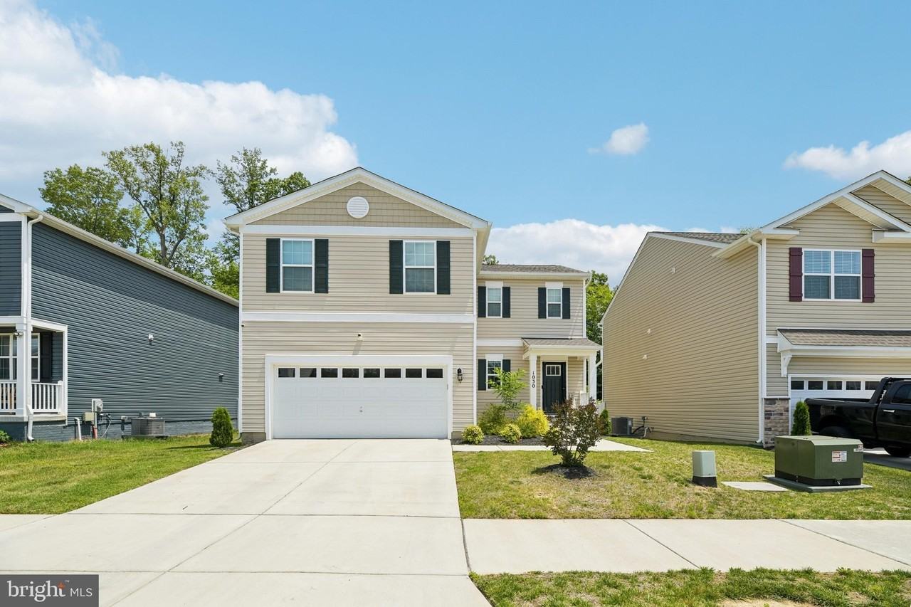 1030 Merry Elm Ln - Photo 2 of 19