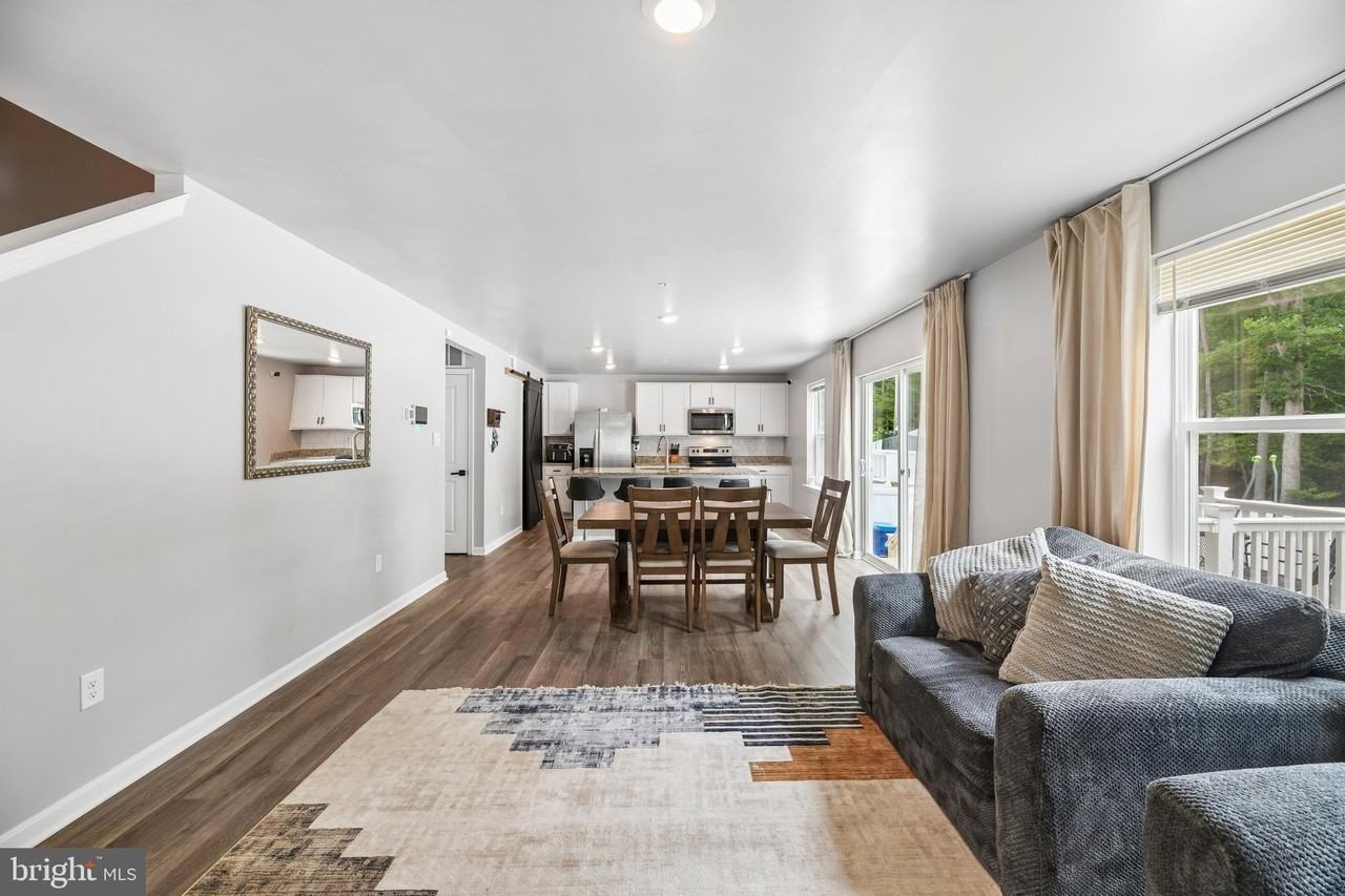 1030 Merry Elm Ln - Photo 6 of 19