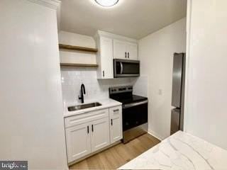 250 W 5th St #1 - Photo 2 of 14