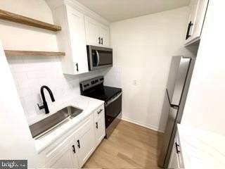 250 W 5th St #1 - Photo 6 of 14