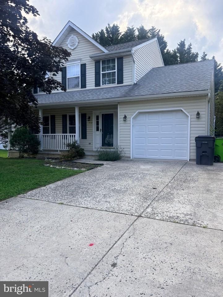1412 Banavie Ter E - Photo 2 of 17