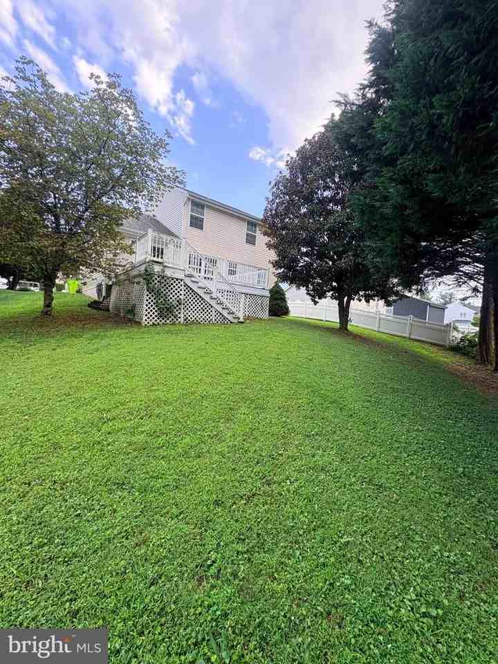 1412 Banavie Ter E - Photo 2 of 16