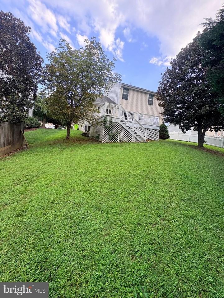 1412 Banavie Ter E - Photo 3 of 16