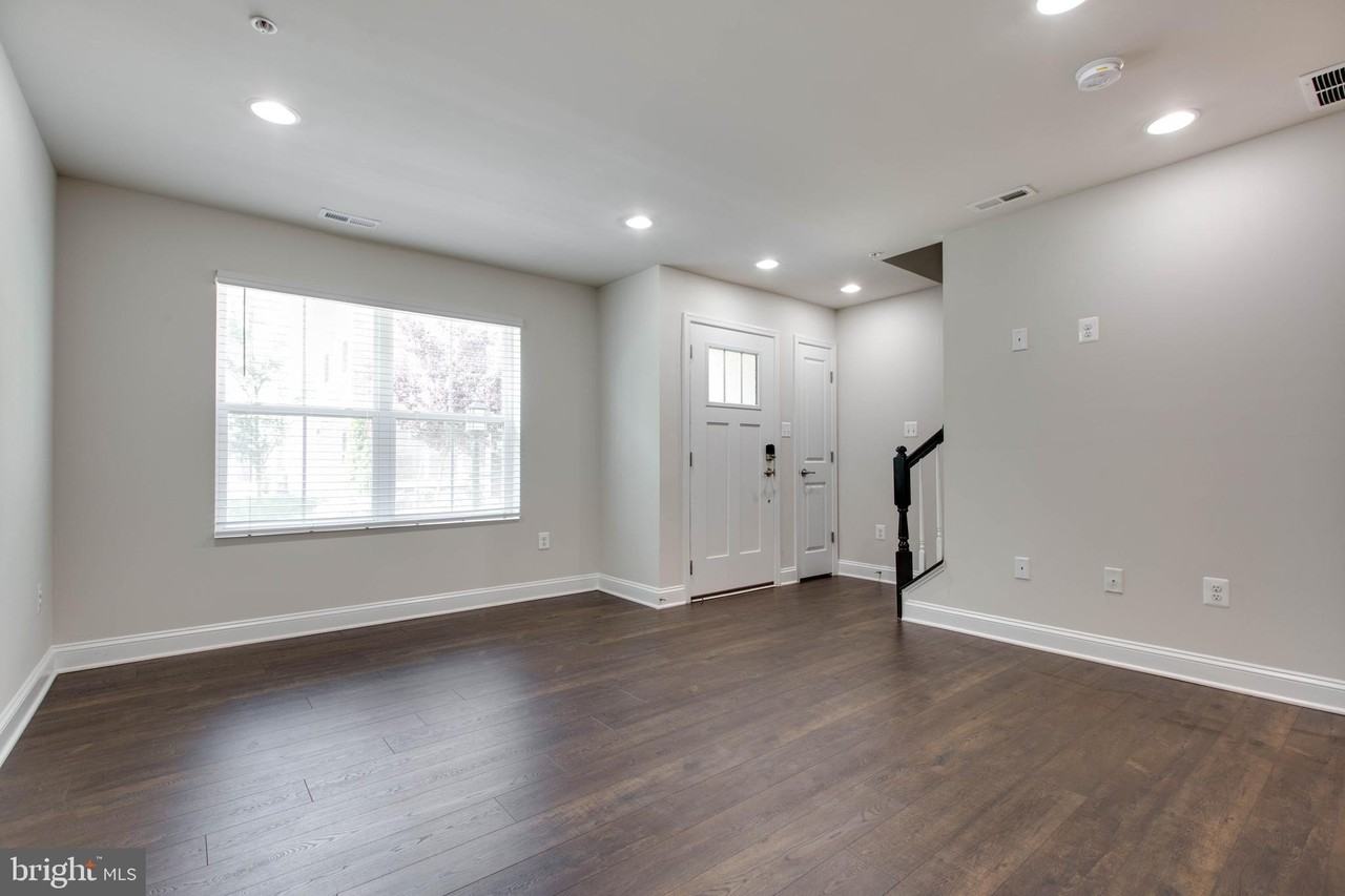 7110 Druce Way - Photo 6 of 48