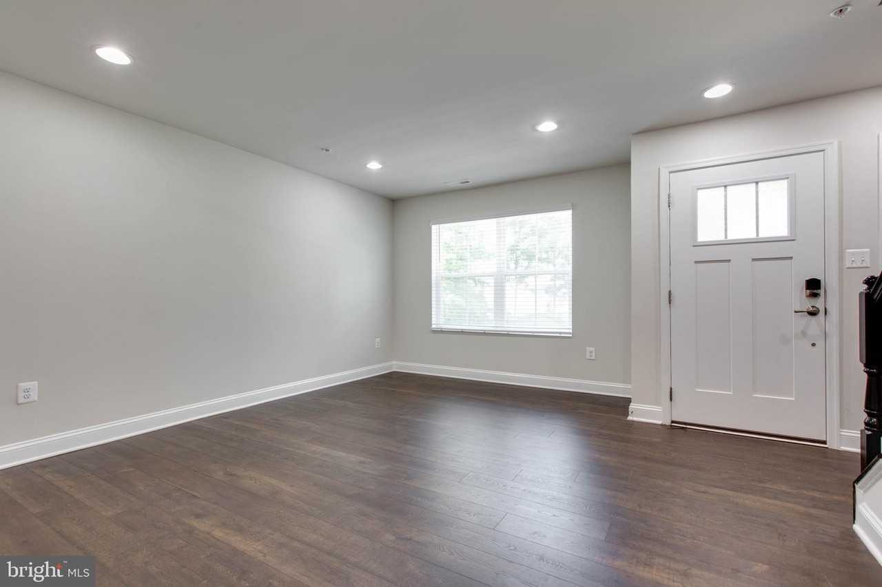 7110 Druce Way - Photo 7 of 48