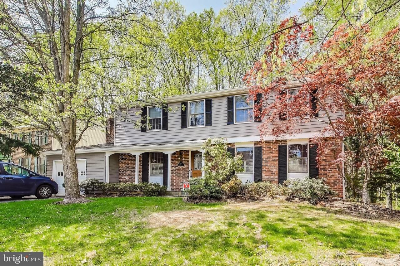 1337 Crockett Ln - Photo 2 of 42