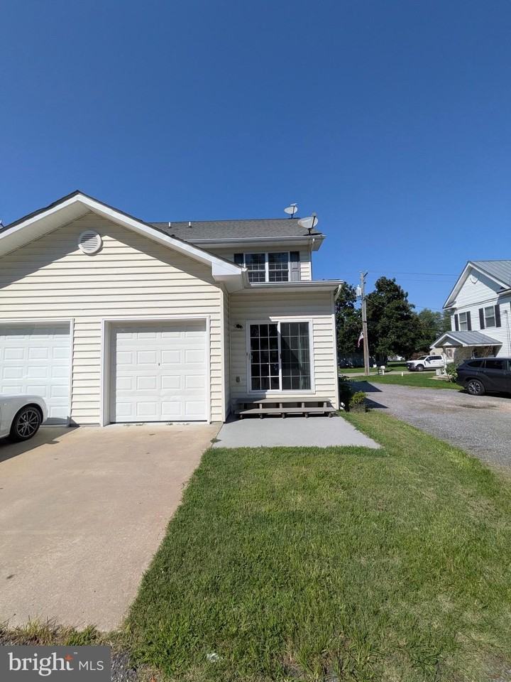 310 Del Rhodes Ave - Photo 3 of 35