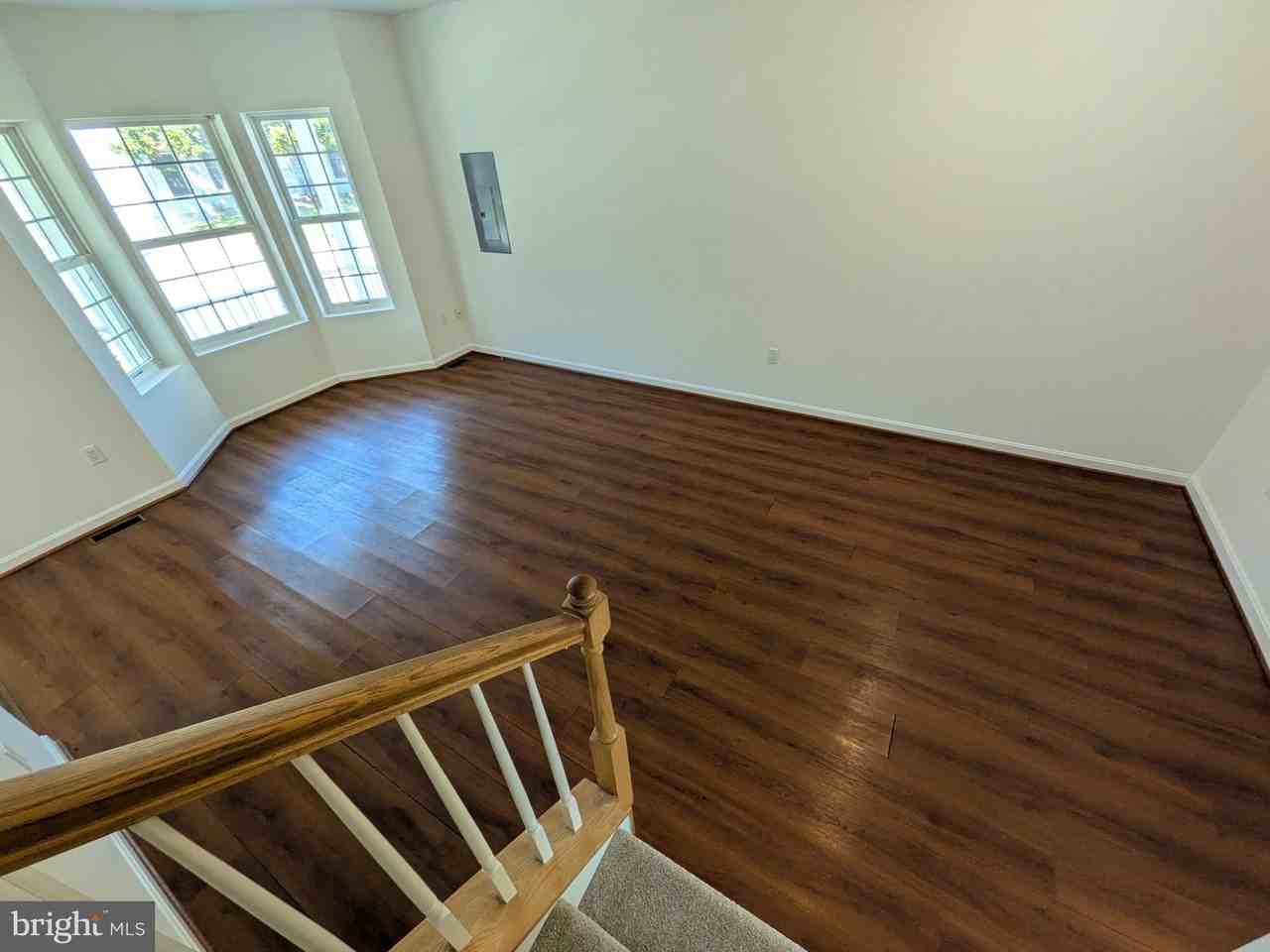310 Del Rhodes Ave - Photo 5 of 35