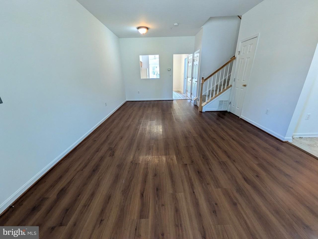 310 Del Rhodes Ave - Photo 7 of 35