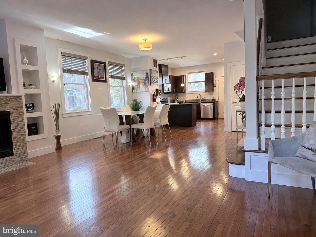 457 S 6th St - Photo 3 of 17