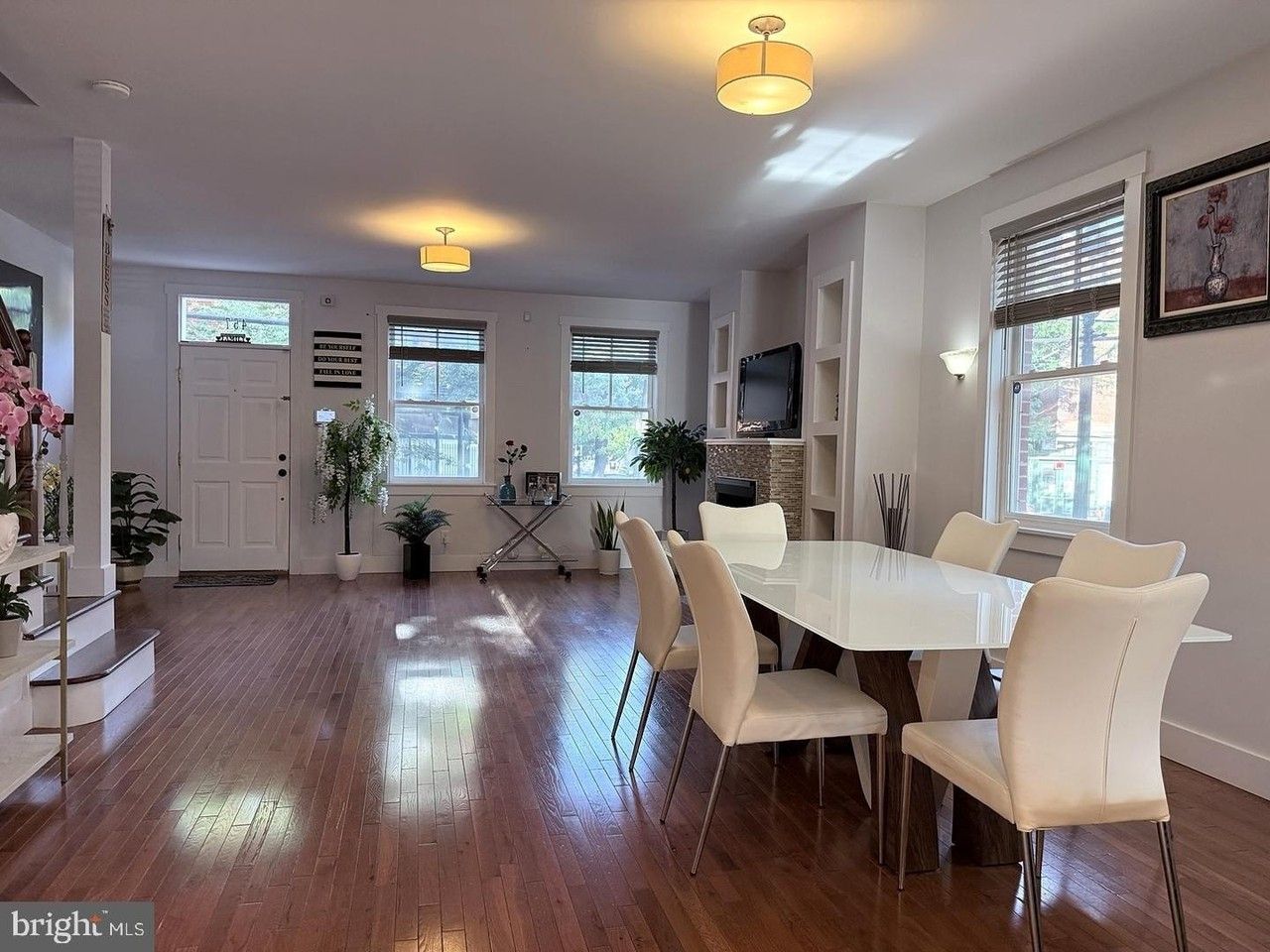 457 S 6th St - Photo 5 of 17