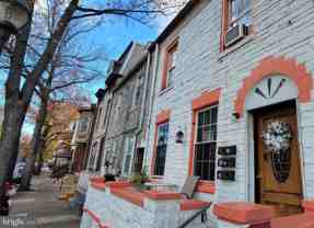 329 S 4th St #B - Photo 1 of 1