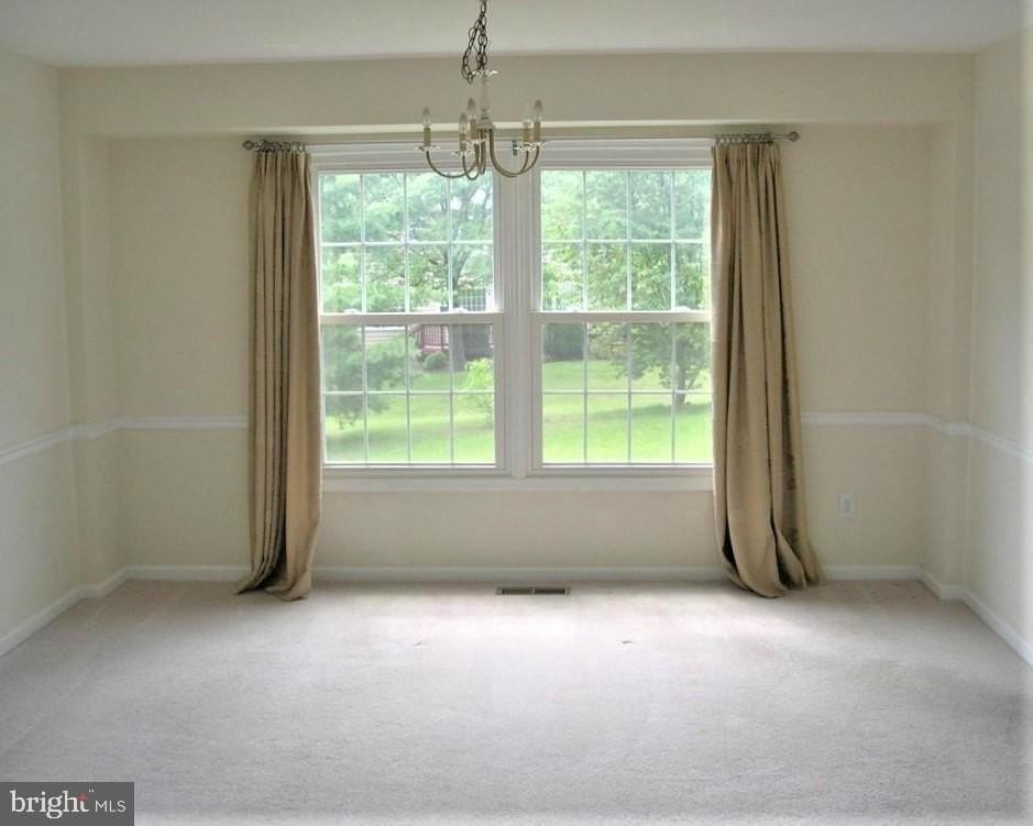 1359 Chase Rd - Photo 5 of 22