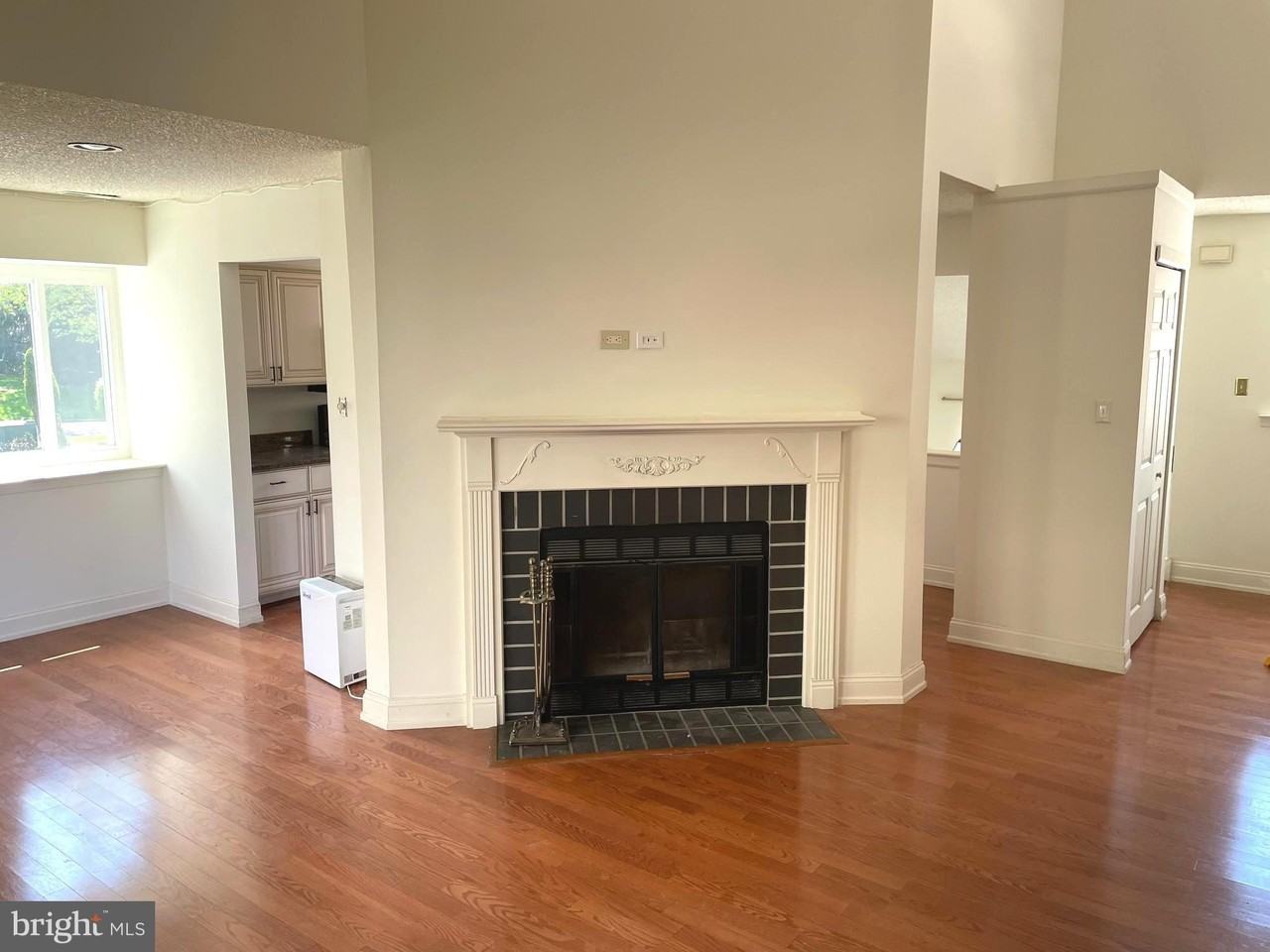 245 Carriage Ct #245 - Photo 5 of 42
