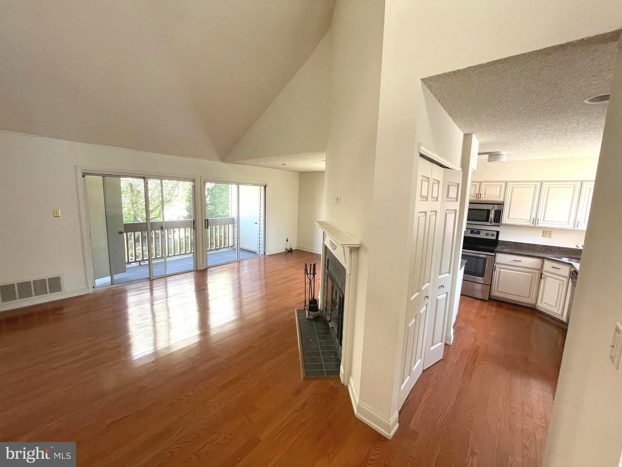 245 Carriage Ct #245 - Photo 7 of 42