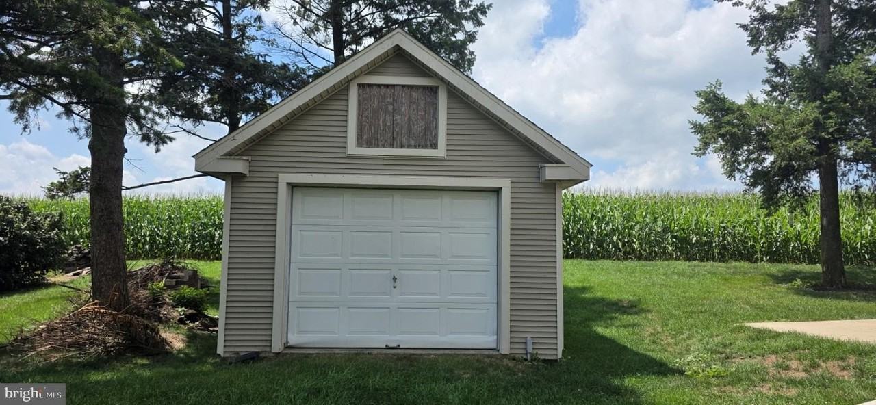 1176 N Strickler Rd - Photo 4 of 16