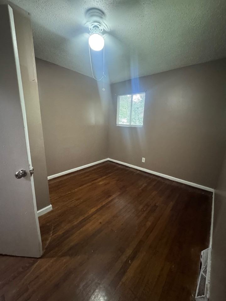 4 Orchid Pl Sw #1 - Photo 3 of 9