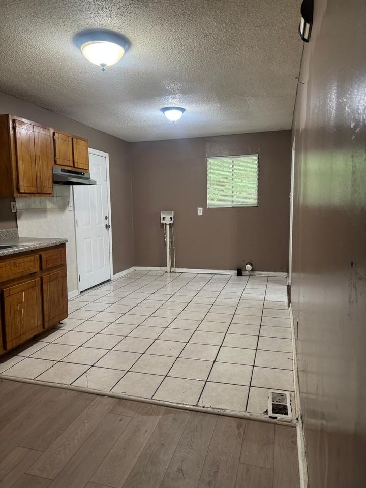 4 Orchid Pl Sw #1 - Photo 5 of 9