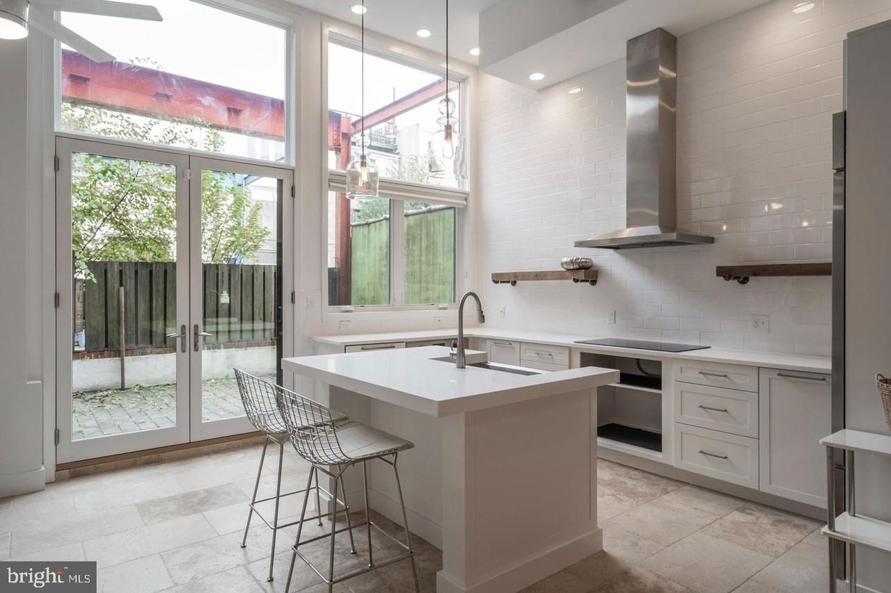 313 Fulton St - Photo 3 of 34