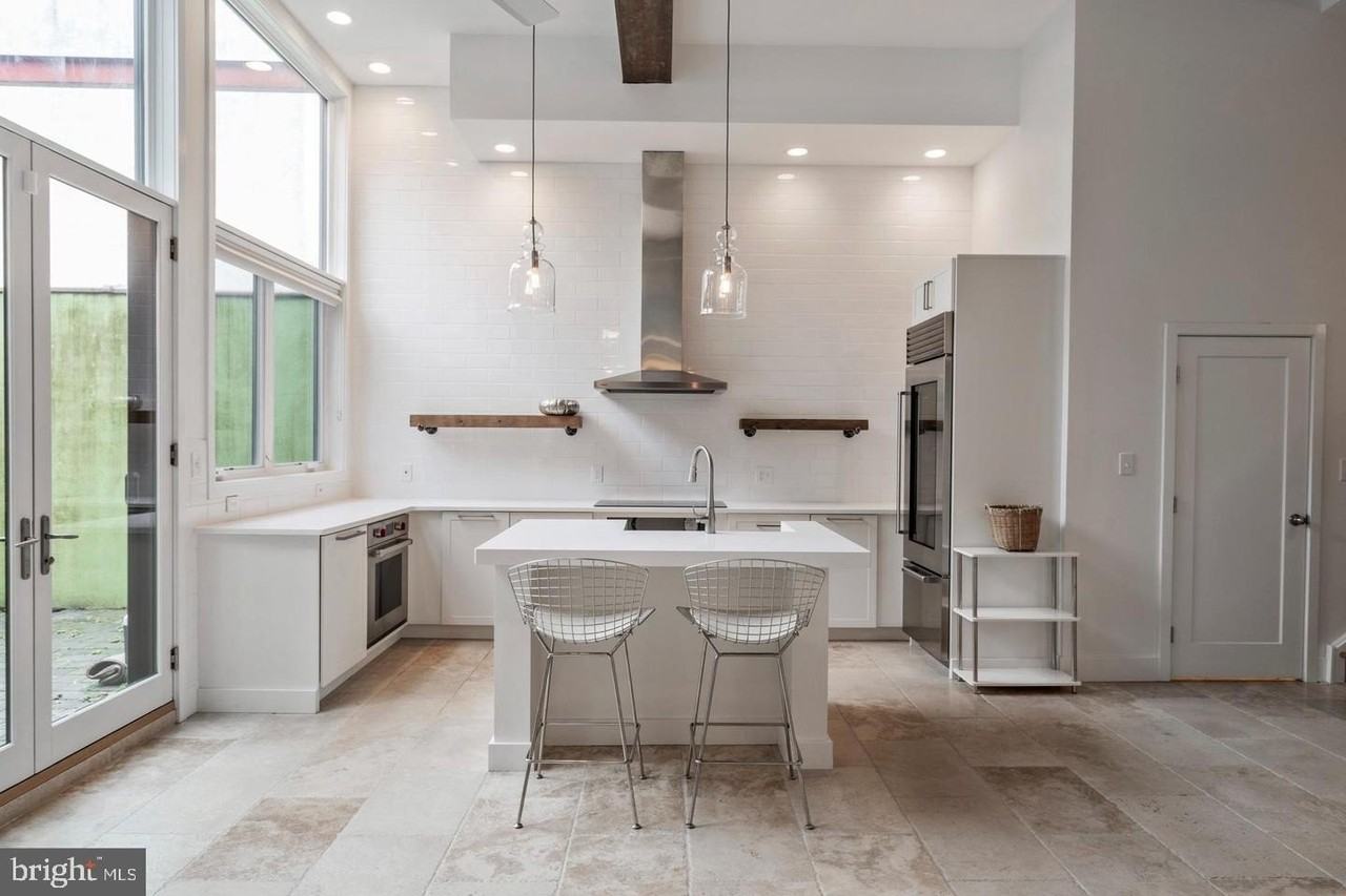 313 Fulton St - Photo 4 of 34