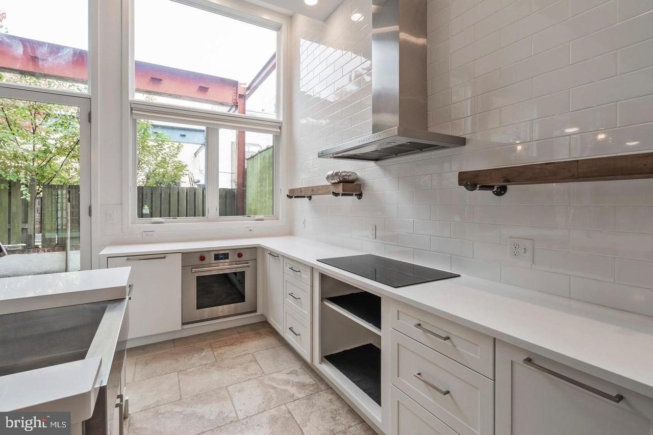 313 Fulton St - Photo 5 of 34