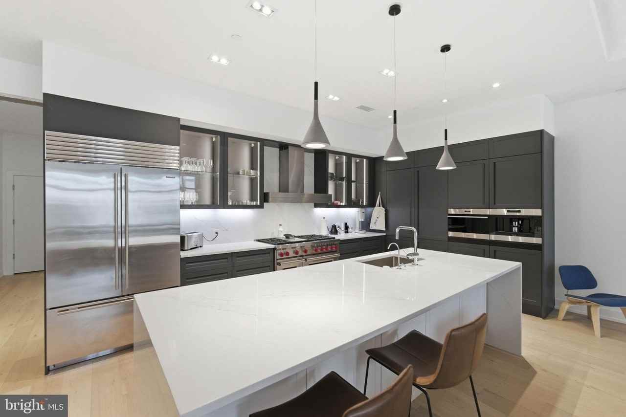 210810 Walnut St #401 - Photo 7 of 34