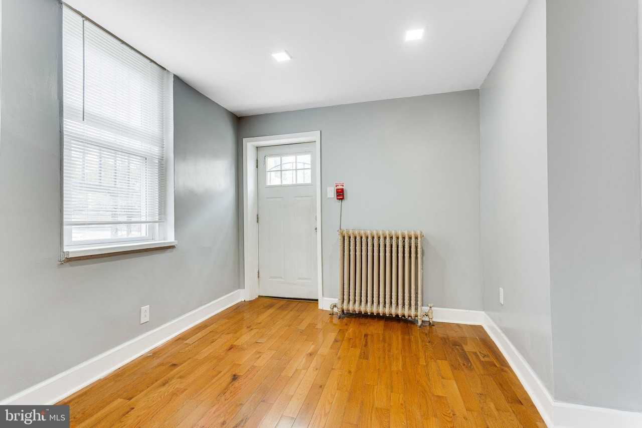 1528 Church St #1F - Photo 4 of 13