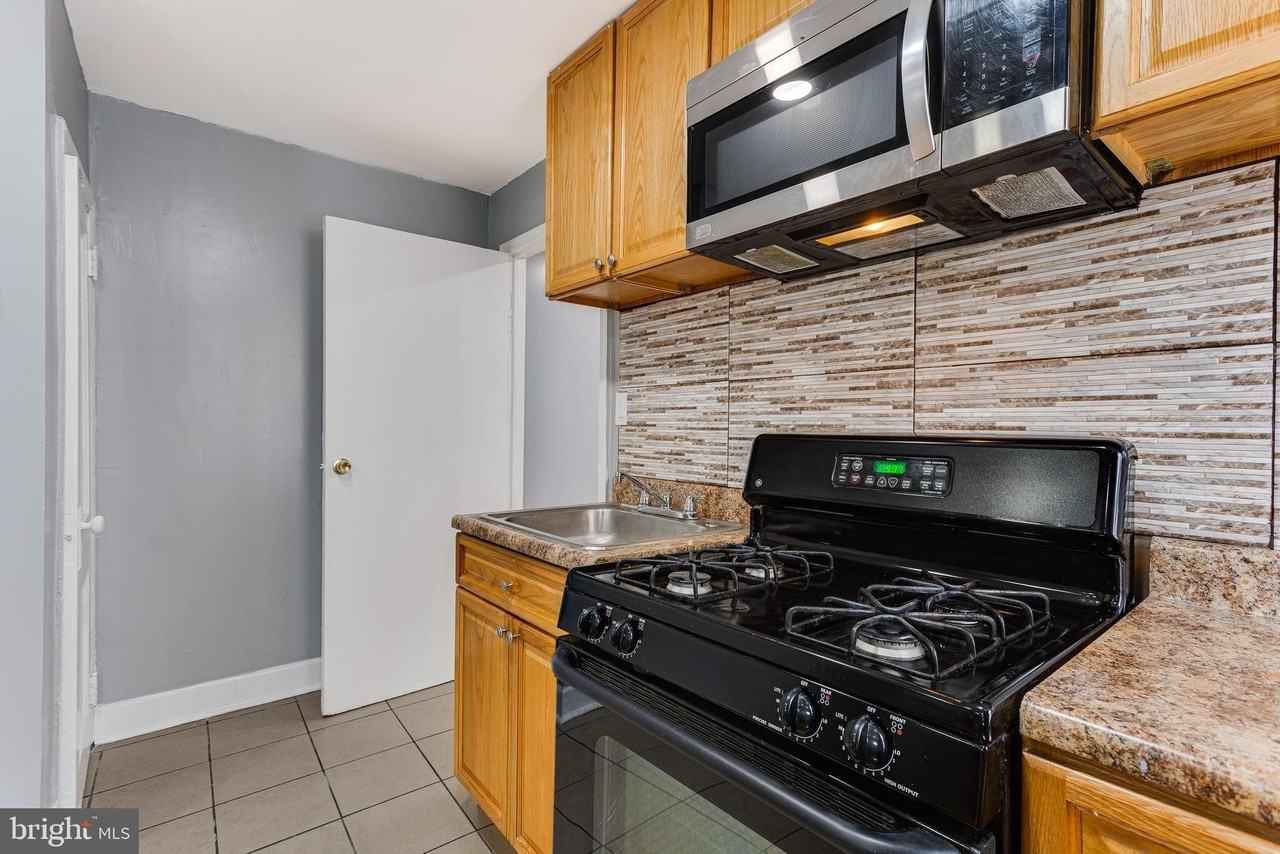 1528 Church St #1F - Photo 7 of 13