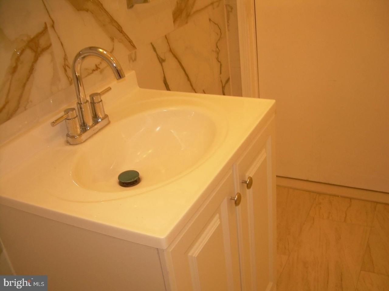 853 Anchor St - Photo 7 of 12