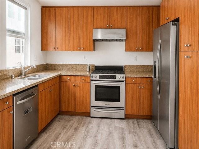 322 E Jeanette Ln - Photo 3 of 8