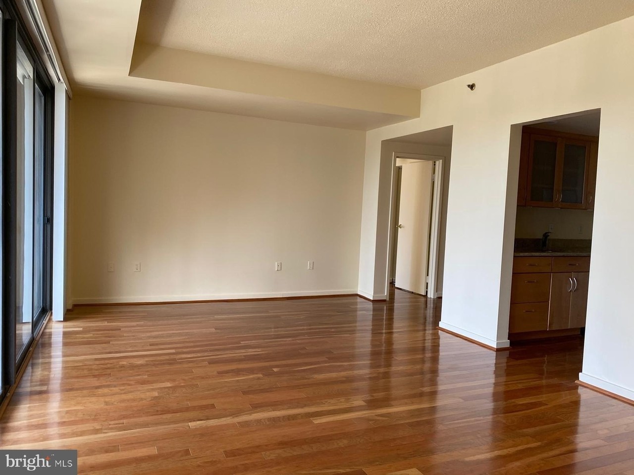 1530 Key Blvd #1229 - Photo 3 of 12