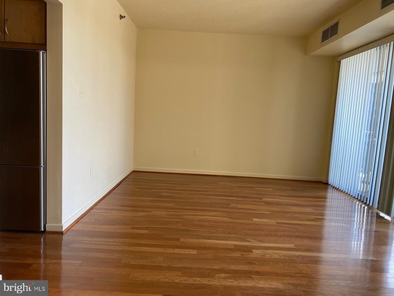 1530 Key Blvd #1229 - Photo 4 of 12