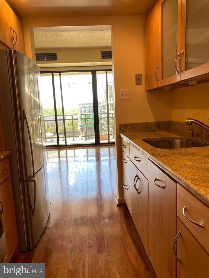 1530 Key Blvd #1229 - Photo 6 of 12